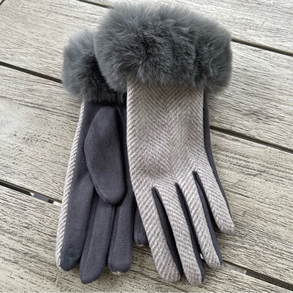 Charlie Paige Gray Fur-Trimmed Herringbone Technology Friendly Gloves NWT - Picture 1 of 7